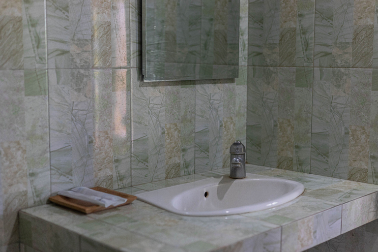 Bathroom 9