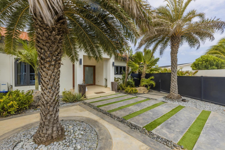 Exterior & Views 2, Villa Sophie Privatepool 5 Minutes From the Beach
