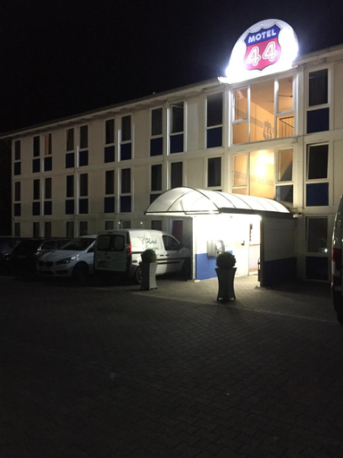 Others 5, Motel 44, Soest