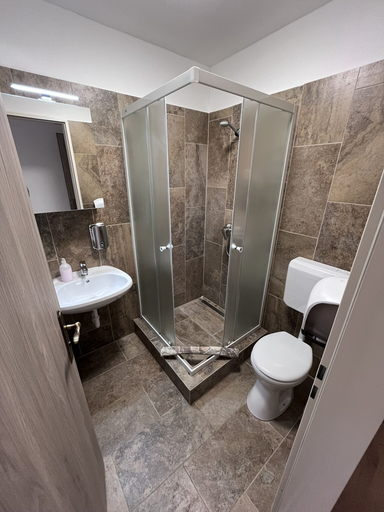 Bathroom 4, Május 1 Vendégház - Torony, Szombathely