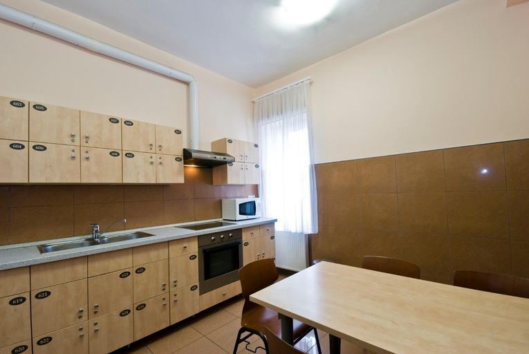 Others, Hotel Kerpely, Dunaújváros