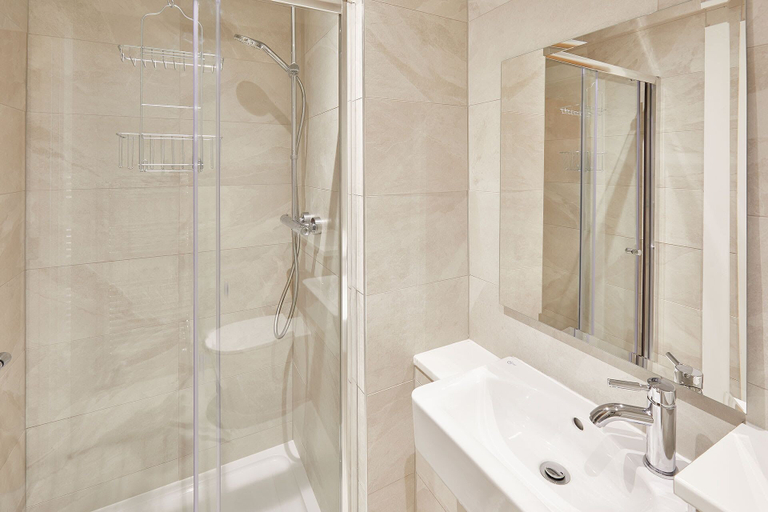 Bathroom 4, Host Stay 3 Queens Court, North Tyneside