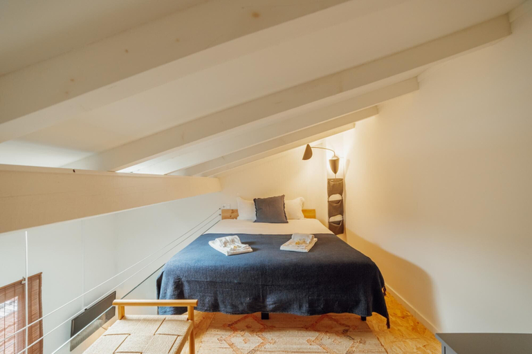 Room 5, Mezzanine Stylish Apartment Q by Vacationy, Porto
