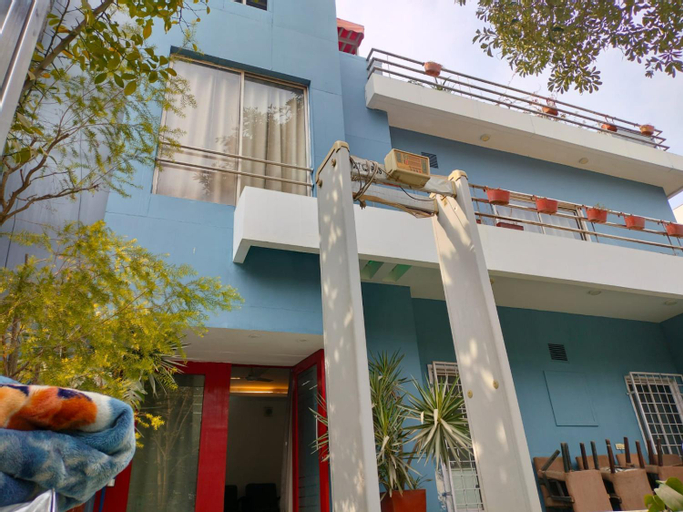 Divine Inn Couple Friendly Hotel near Sector 51 Metro Station, Gautam Buddha Nagar