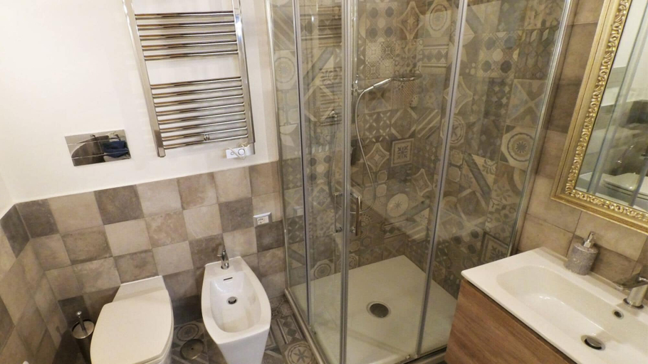 Room 2, Cala Rossa in Siracusa, Syracuse