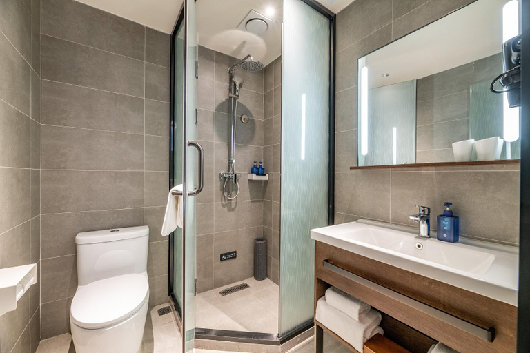 Bathroom, Hanting Hotel (Kuitun Sanyo Plaza), Ili Kazakh