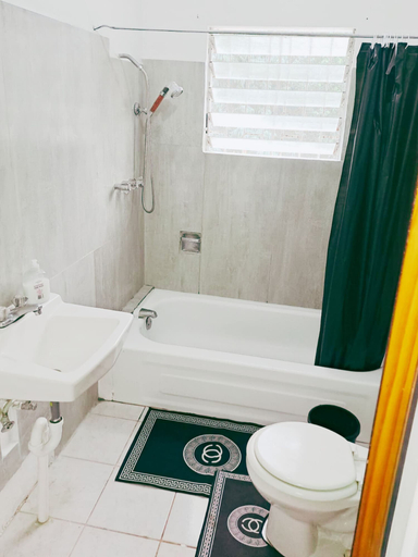 Bathroom 4, Healing 3-bed Retreat - Sleeps 4, Hot Tub & Pool