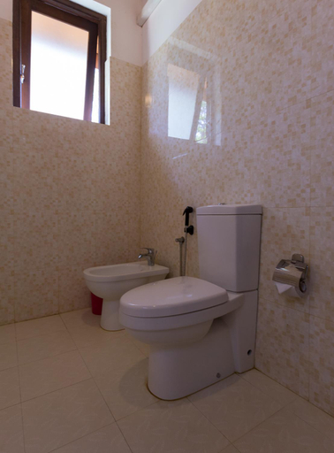 Bathroom 3, Chenra Hotel, Katharagama
