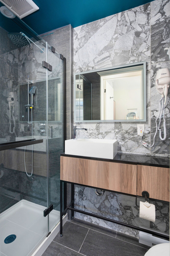 Bathroom 3, Opal Lofts - Quartier Latin, Montréal