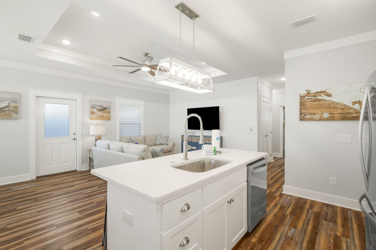 Others 5, Laguna Peach: 3BA 2BA Retreat for 10! Explore Nearby Beaches & Activities, Bay