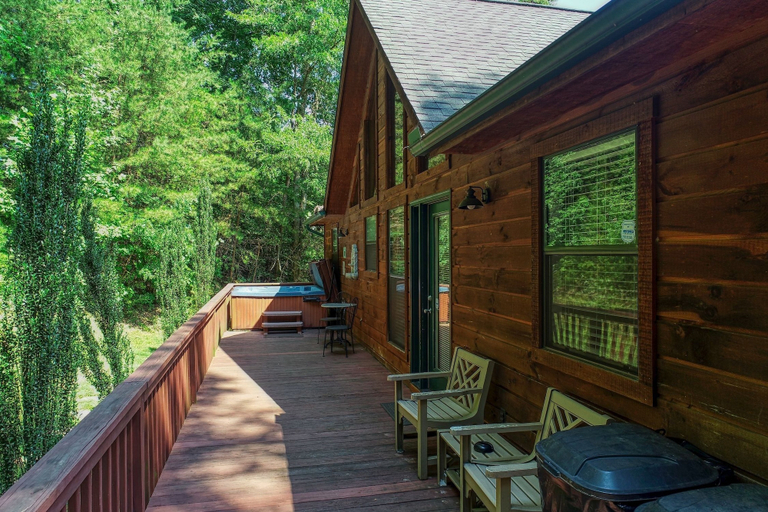 Others 4, Moosetrax - 3 Bedrooms, 2 Baths, Sleeps 6 Cabin by RedAwning, Cocke