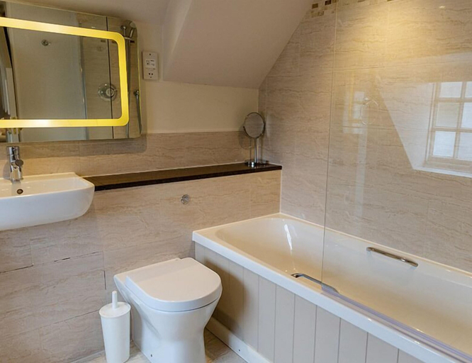 Bathroom 3, The Bell Inn, Hampshire