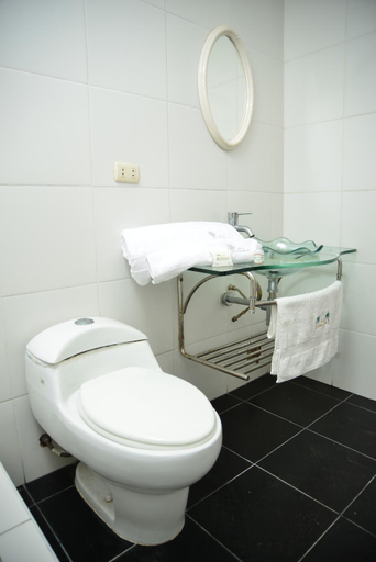 Bathroom, Qallwa Asia, Cañete