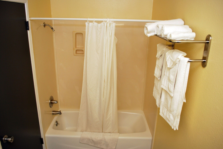 Bathroom 3, Budget Inn Anaheim, Orange
