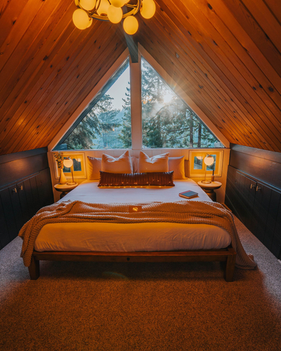 Bedroom, Lightfoot Cabin, San Bernardino