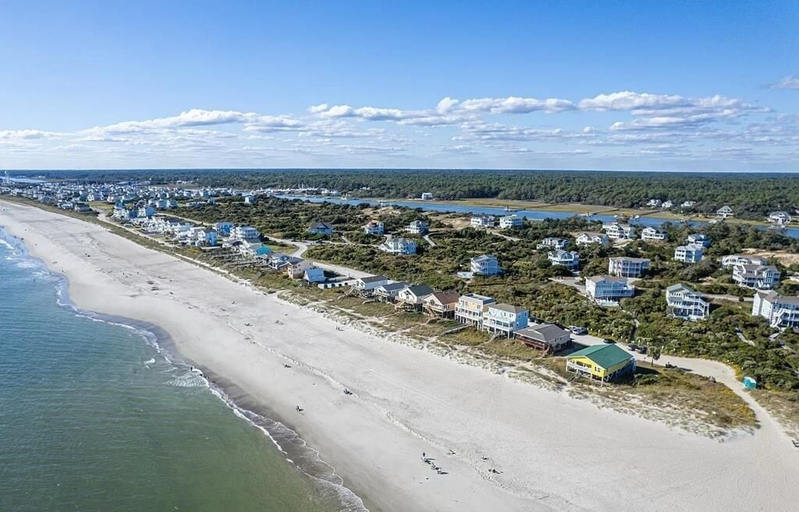 Beach 4, Sea It All 2 Bedroom Home by RedAwning, Brunswick