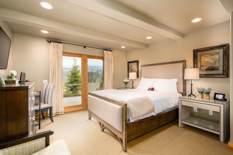 Room 3, 3 Bandit Way 4 Bedroom Home by Moonlight Basin Lodging, Madison