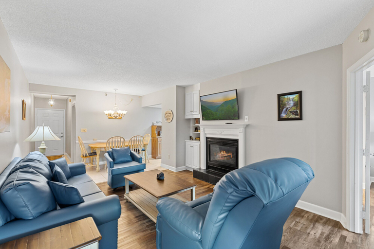 Others 5, River View, Sevier
