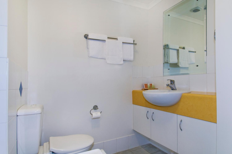 Bathroom 4, South Pacific Apartments Port Macquarie, Port Macquarie-Hastings - Pt A