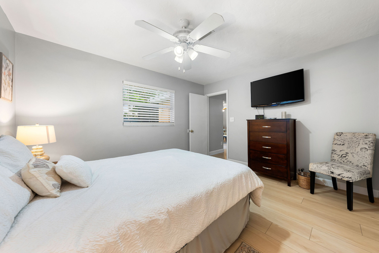 Bedroom 3, Sarasota Seascape 3 Bedroom Home by RedAwning, Sarasota