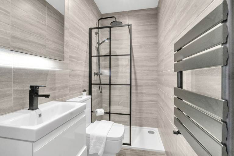 Bathroom 3, home.ly - North London Apartments Hendon, London