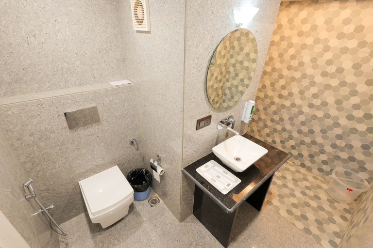 Bathroom 4, Hotel Ganga Ratan, Agra