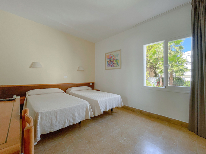 Bedroom 3, Hotel Figueretes, Baleares
