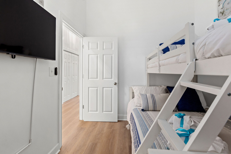 Bedroom 3, Remarkably Updated 3/2 in Seagrove Highlands - Gulf Views Sleeps 9!, Walton