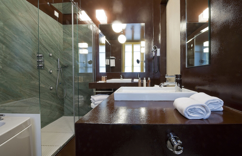 Bathroom 4, Petronilla - Hotel in Bergamo, Bergamo