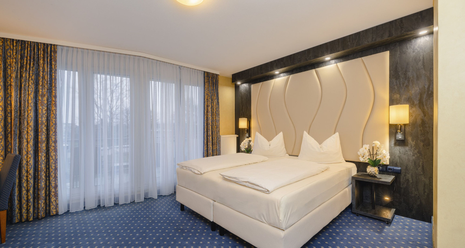 Bedroom 4, PLAZA INN Köln Pulheim, Rhein-Erft-Kreis