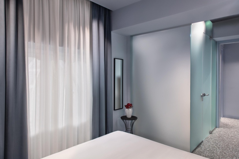 Bedroom 3, Lady Rose Class Suite, Napoli