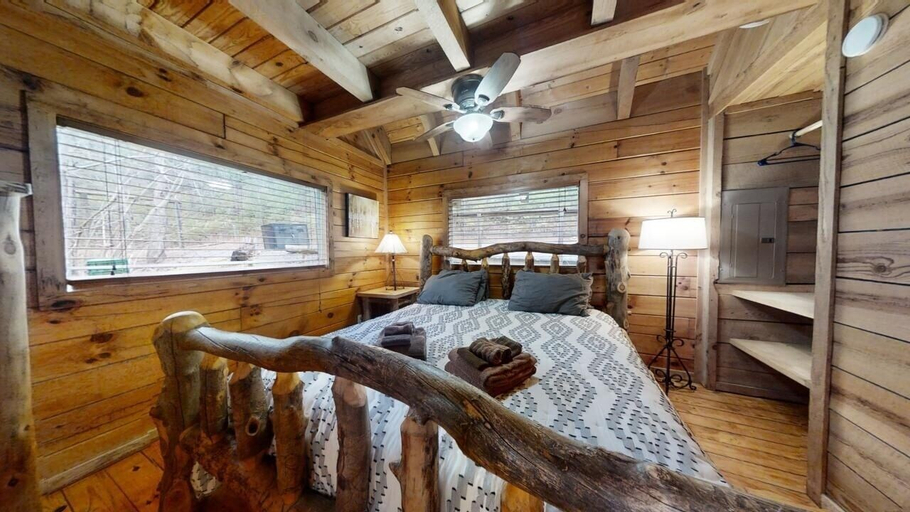 Bedroom 3, Pop's Perch 2 Bedroom Cabin by RedAwning, Blount