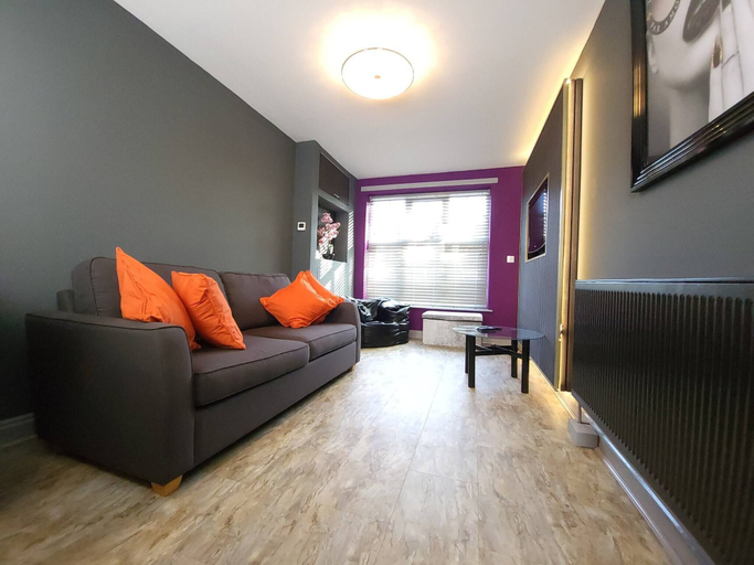 Others 5, Liverpool City, Fairfield Duplex Suite, Sefton