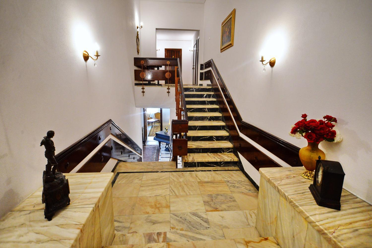 Others 5, Casa Negustorului, Deva