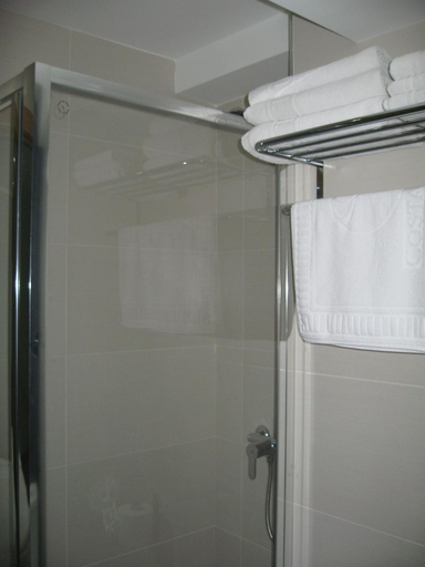 Others 2, Hostal Libertad, Asturias