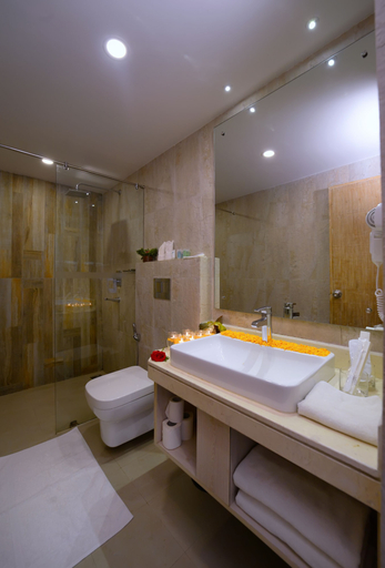 Bathroom 5, Hotel Barahi Pokhara, Gandaki