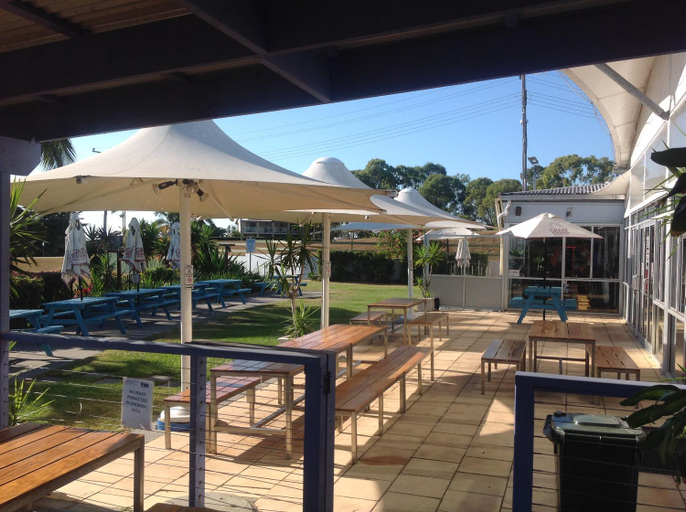 Food & Drinks 4, Tannum Sands Hotel / Motel, Calliope - Pt A
