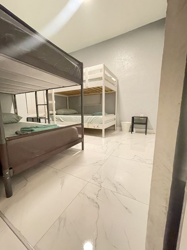 Bedroom 2, Graffiti Wynwood, Miami-Dade