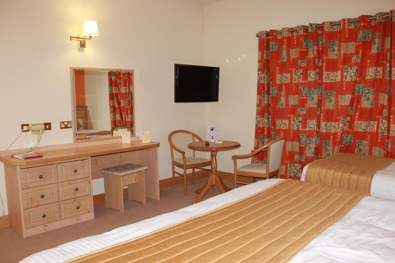 Bedroom 2, Mahons Hotel, Fermanagh and Omagh