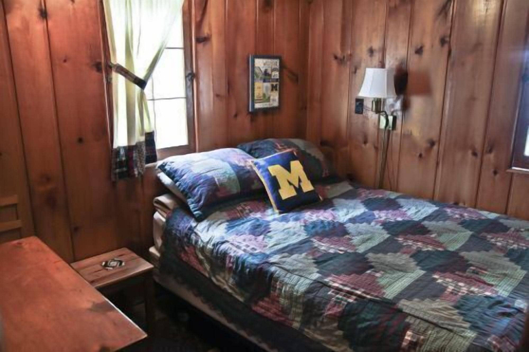 Bedroom 2, #2 - M Den 2 Bedroom Cabin by RedAwning, Emmet