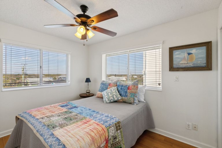 Bedroom 3, Breathtaking Beach Front House 3 Bedroom Home by RedAwning, Saint Johns