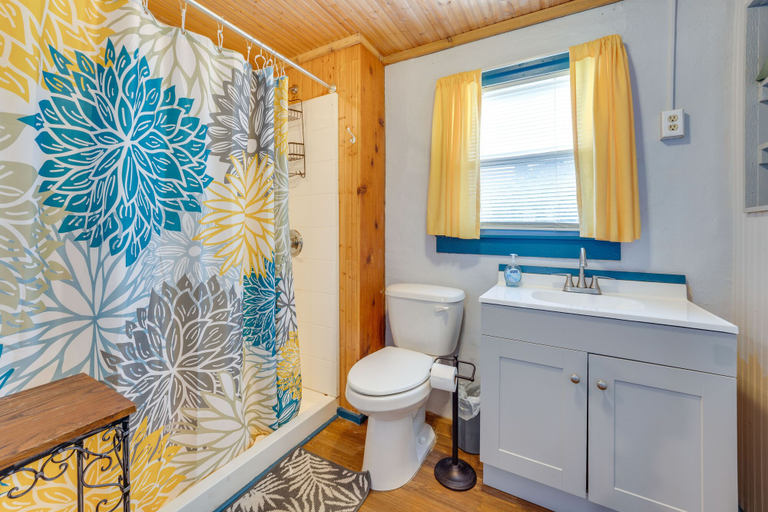 Bathroom, 'Cabana Luna' Cabin w/ Deck, Swing & Fire Pit!, Uvalde