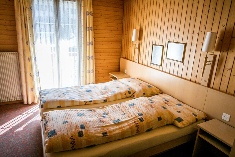 Bedroom 2, Hotel Alpenhof, Obwalden