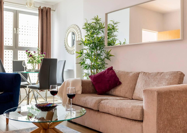 Others 5, Castle Haven Apartment, Redhill, Surrey