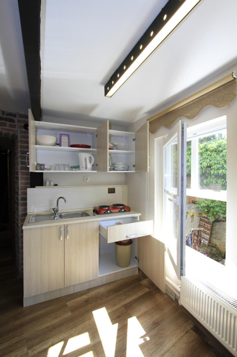 Others 5, Coskun House, Fatih