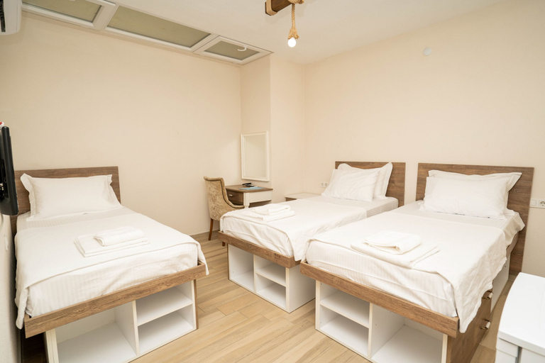 Bedroom 5, Harakop Otel, Ayvalık