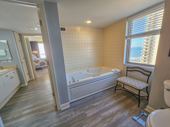 Bathroom 3, 1910 Brighton 3 Bedroom Condo, Horry