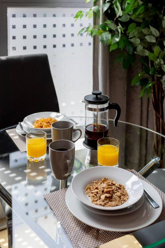 Food & Drinks, Castle Haven Apartment, Redhill, Surrey