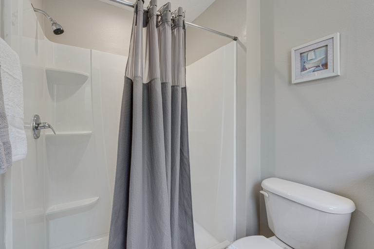 Bathroom 4, 8 Mi to Disney: Villa w/ Screened Pool & Lanai, Osceola