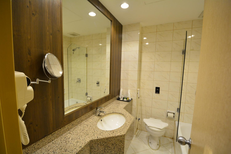 Bathroom 4, Al Jaad Mahbas Hotel, Makkah